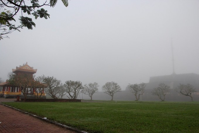 Huế chìm trong sương mù